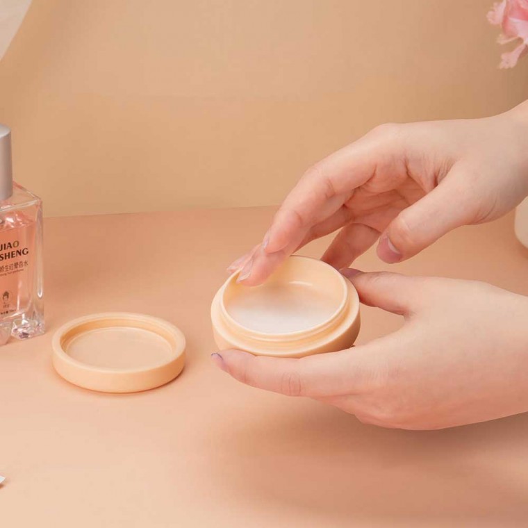 Magnetic Travel Toiletry Jars 4 Pcs