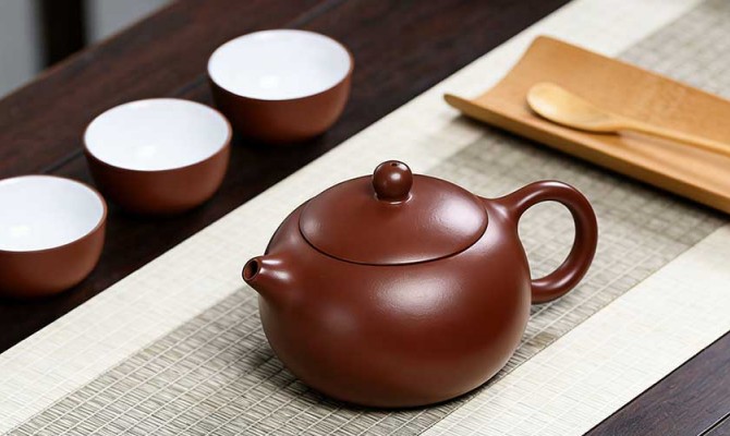 A Brief History of Yixing Teaware