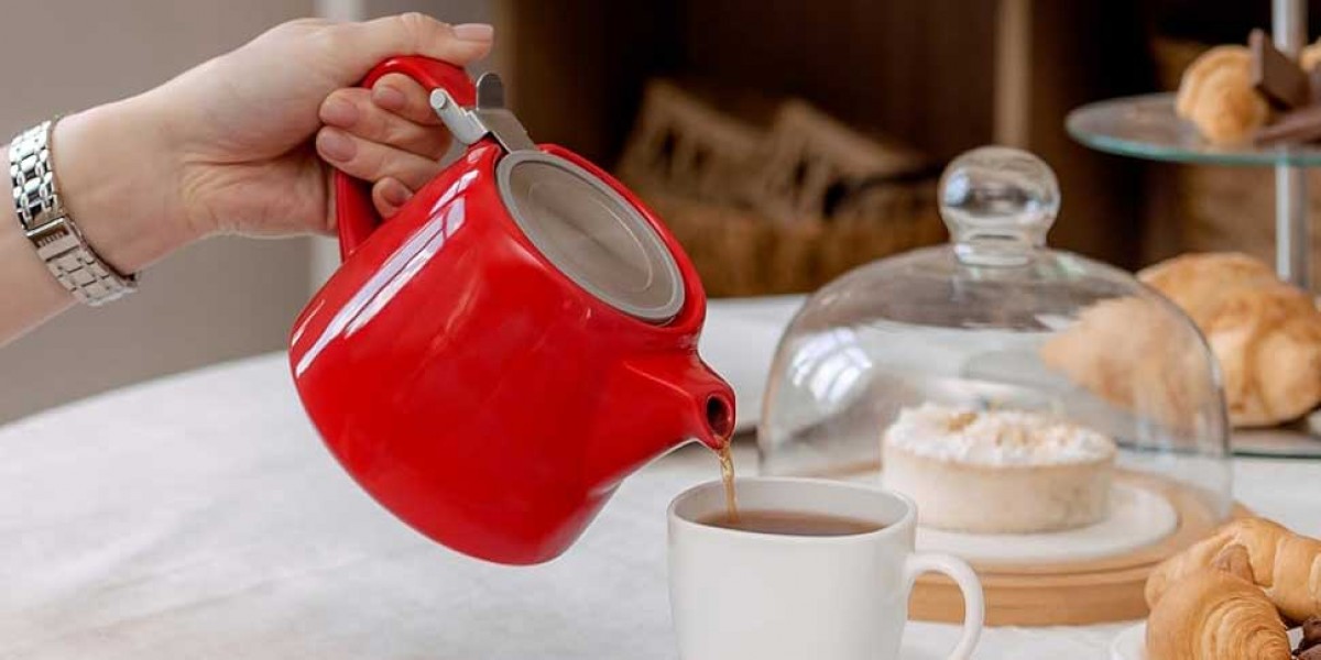 Is it Safe to Drink Tea from a Ceramic Teapot?