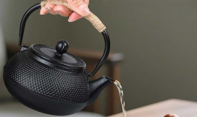 20oz Cast Iron Teapot Review: Great Insulation, Premium Diffuser And Usage Tips