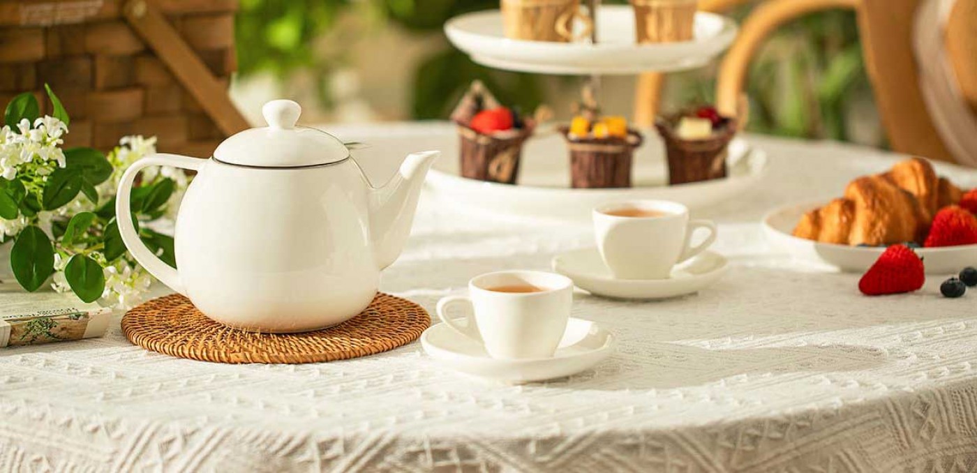 Porcelain Teapot With Removable Infuser White 800ml/27oz